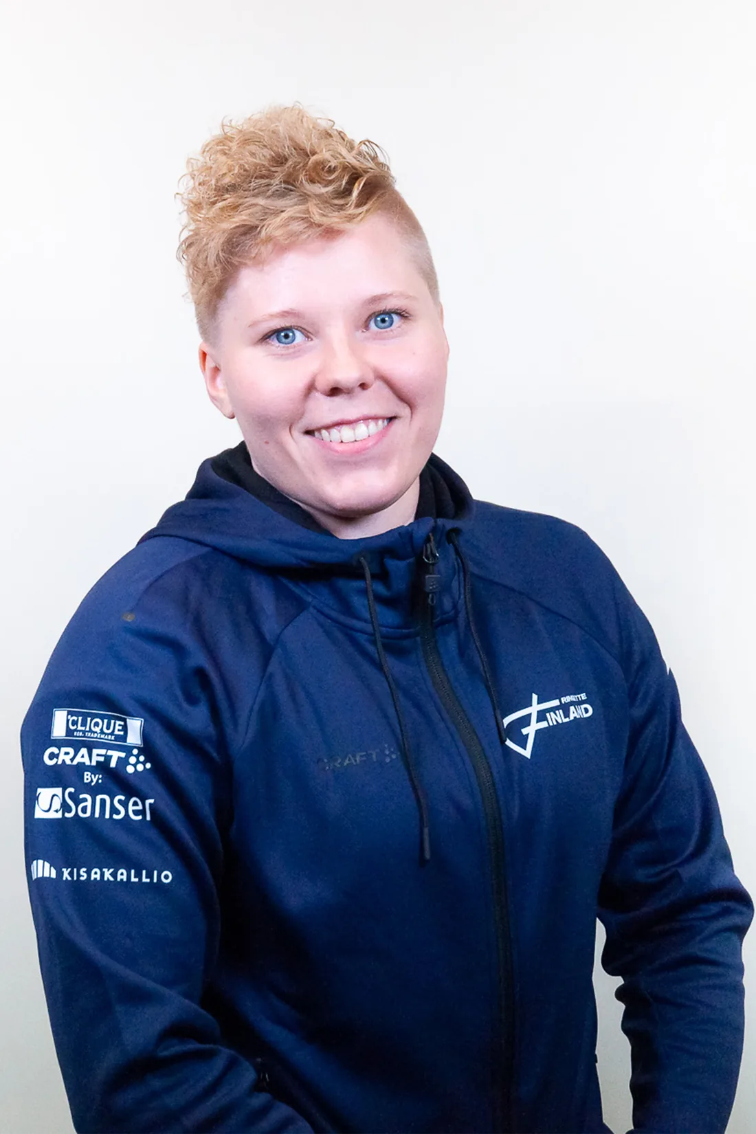Maria Suomen ringettemaajoukkueen asussa